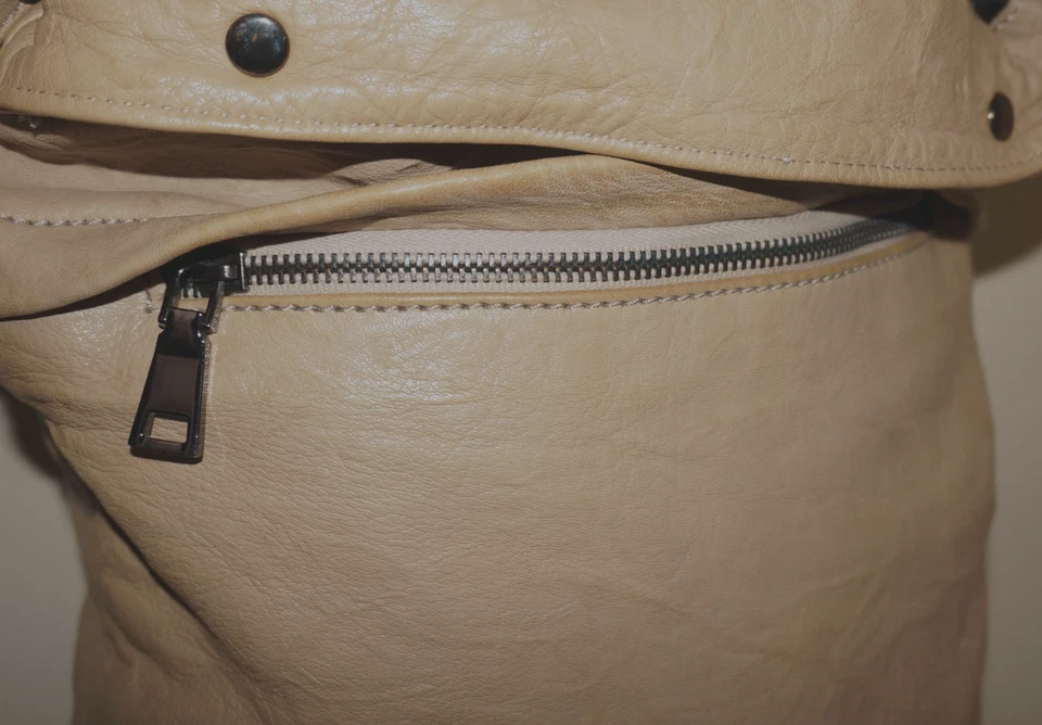 SOHO BAGS Large Tan-Beige Soft Leather Backpack 18x11 ITALY - Image 4 of 4