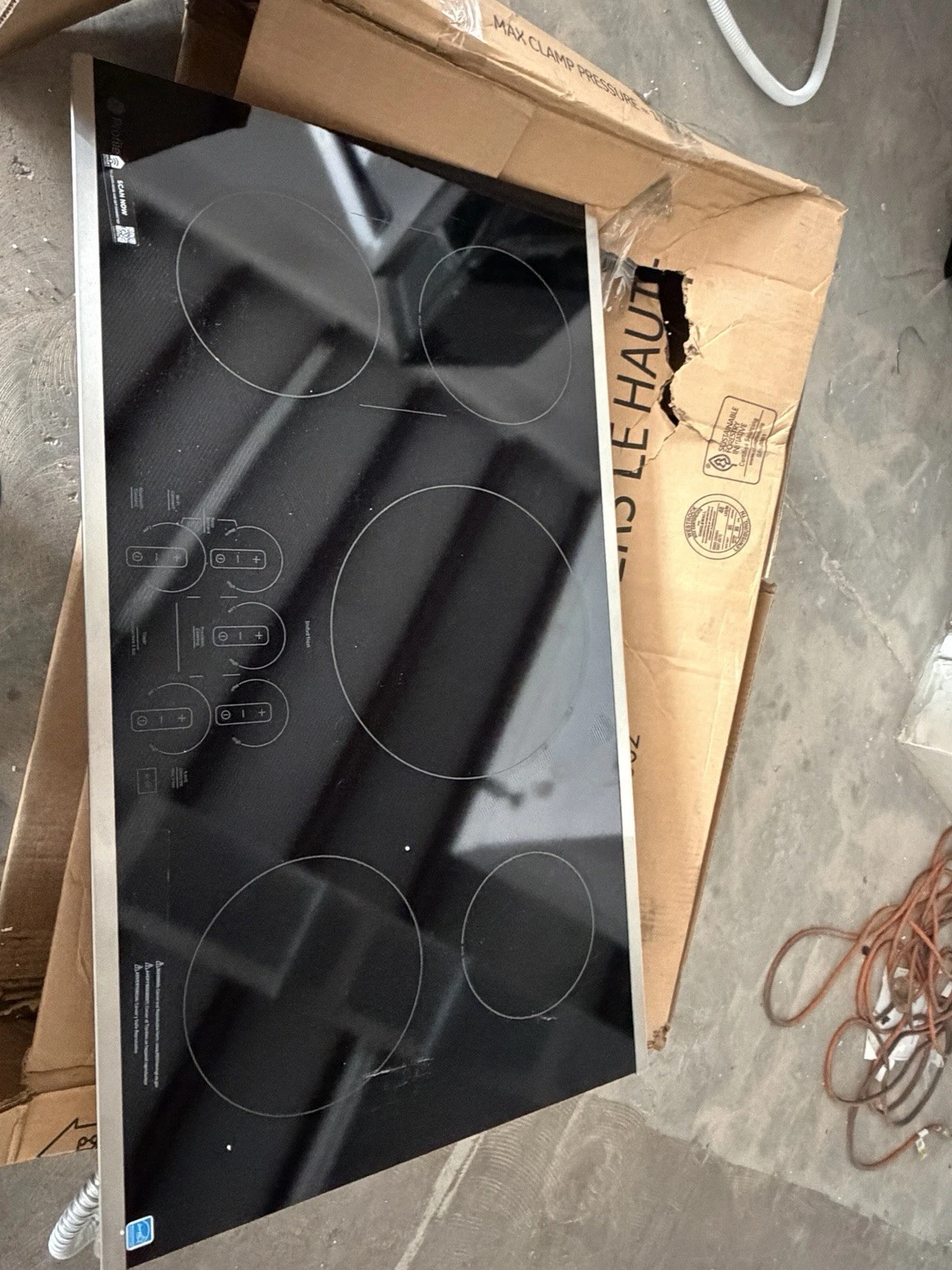 GE Profile 36'' W 5-Element Smart Induction Cooktop w/ Dual Zone PHP9036STSS
Opens in a new window o