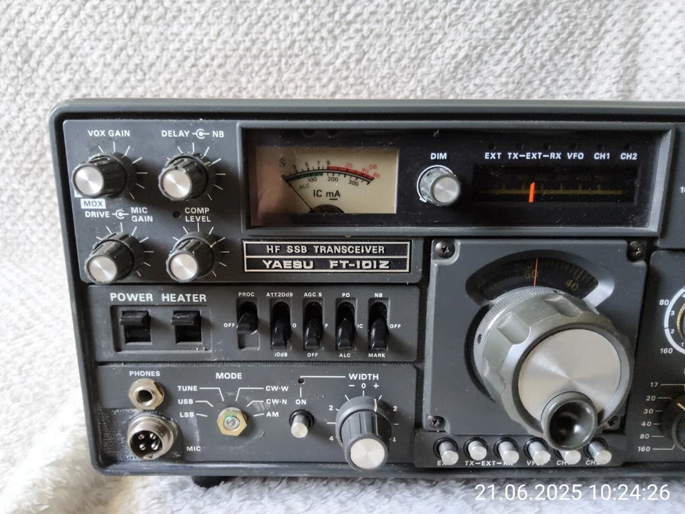 Radio Yaesu FT-101Z - Imagen 2 de 4