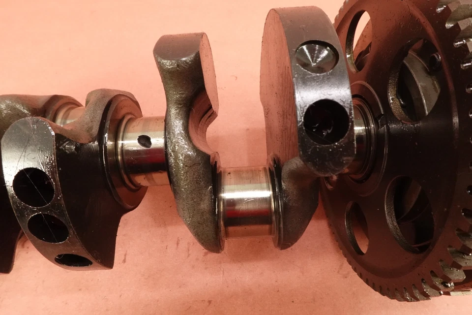 Коленчатый вал двигателя 2006-2008 Triumph Daytona 675 - Изображение 3 из 4