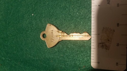Vintage Elgin Padlock Lock Key T23568 - Picture 2 of 2