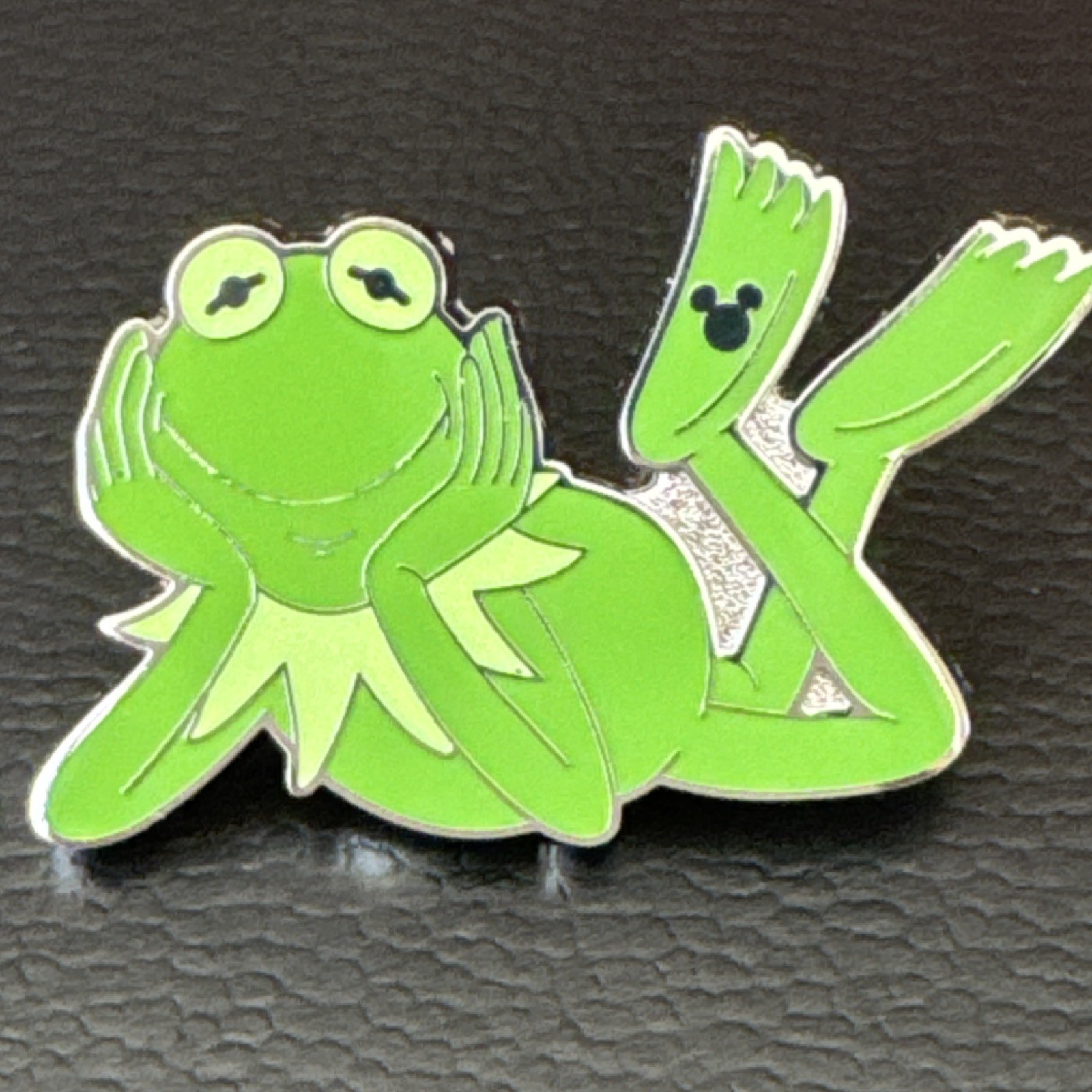2025 HIDDEN DISNEY KERMIT FROG GREEN COLOR WAVE B PIN Muppets