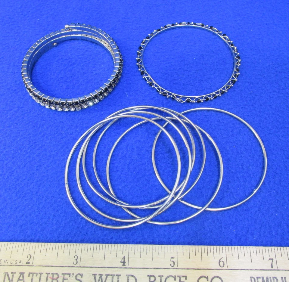 Joyería Collar con Cuentas de Plástico Tonificado Negro y Plata Pulseras Brazaletes Lote 4 Foto 3 de 4