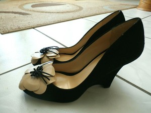 kate spade black suede heels