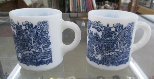 2 Vintage Fire King Blue Willow Anchor Hocking White Milk Glass Coffee Mugs