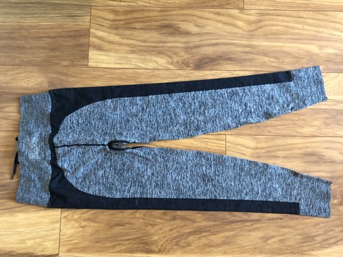 VICTORIA'S SECRET PINK SEAMLESS LEGGINGS GREY SIZE M MEDIUM AR0436 010 TRAINING - Picture 2 of 9