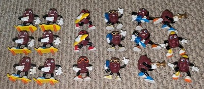 California Raisins PVC Lot x18 Rollerskates Guitar Surfboard Skateboard 80s