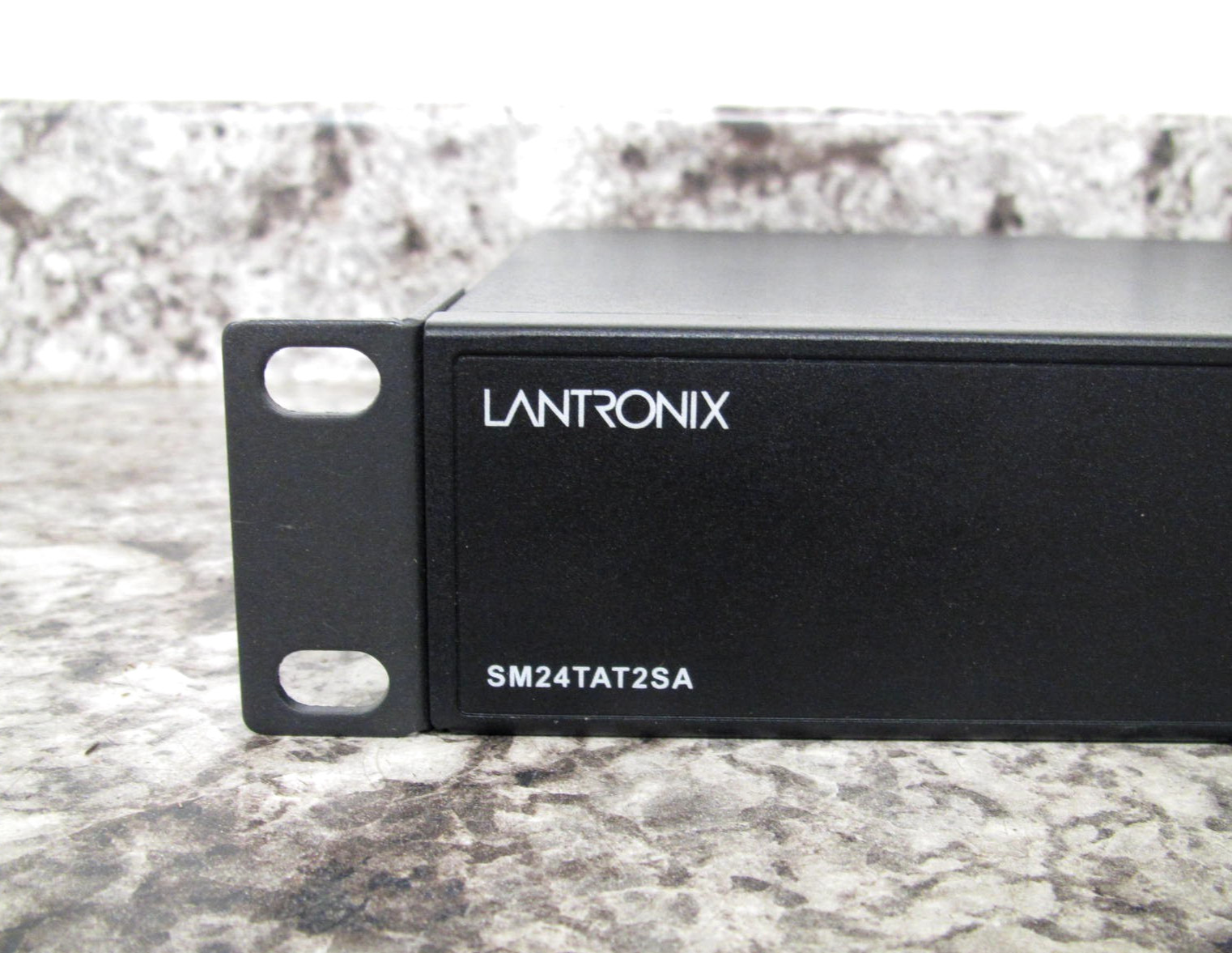 Lantronix SM24TAT2SA-VT 24-Port Managed Gigabit Ethernet PoE+ Switch Used
