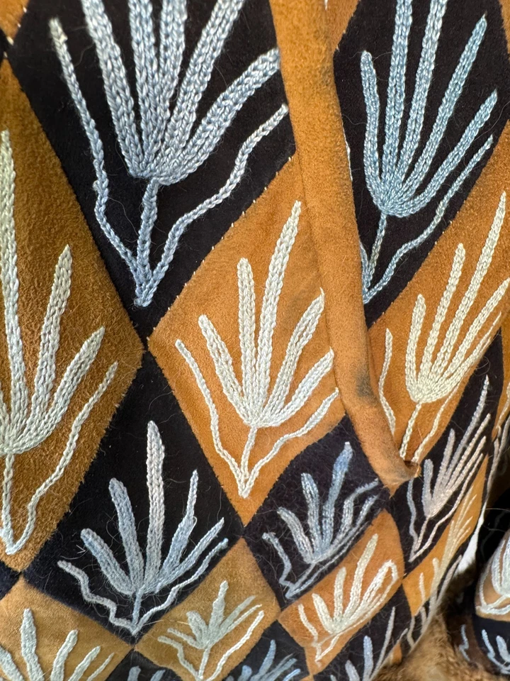 Abrigo vintage años 60 indígena canadiense nativo marrón gamuza retazos ribete de piel talla L Foto 3 de 4