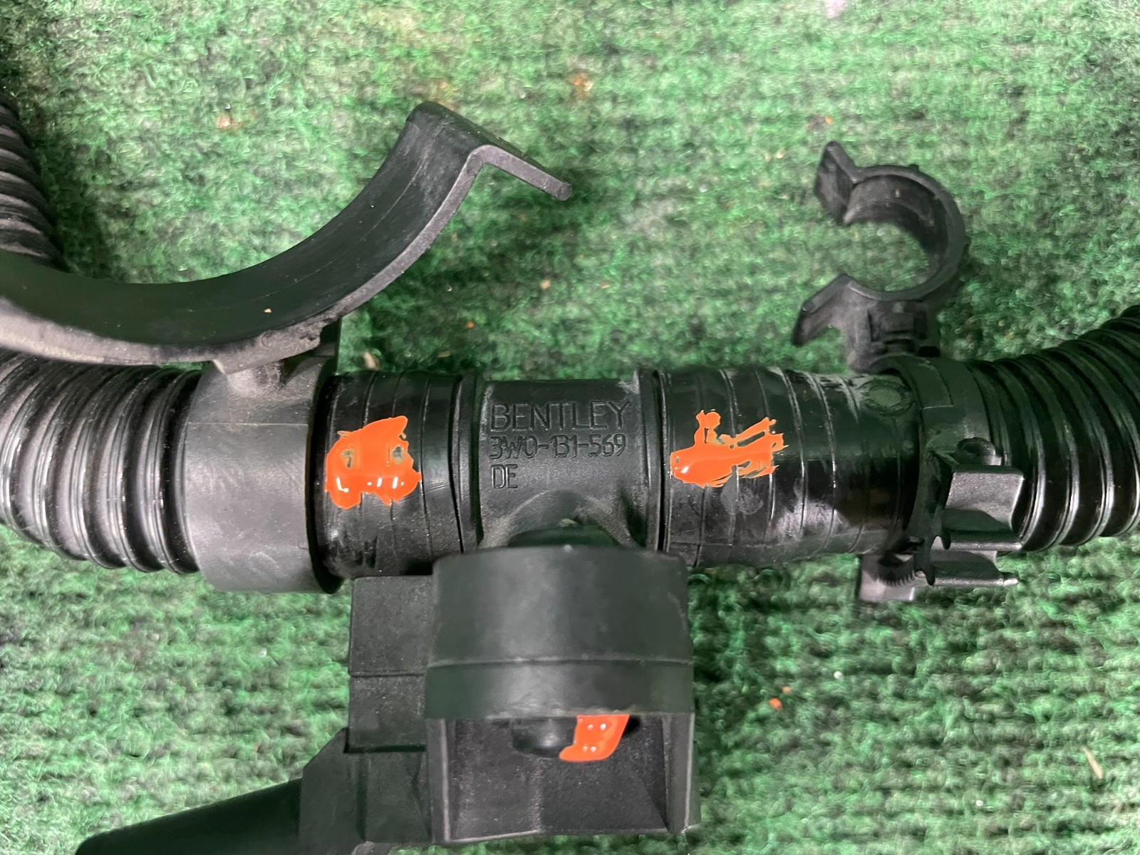 🛑 03-19 Bentley Continental GT GTC 6.0L Secondary Air Smog Pump Hose Pipe OEM