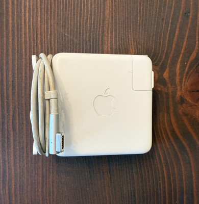 MacBook Pro 85W L-Tip MagSafe Power Adapter Charger 85W Apple A1343