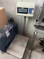 ULINE H-4593 Industrial Platform Scale 150 x 0.01lb 