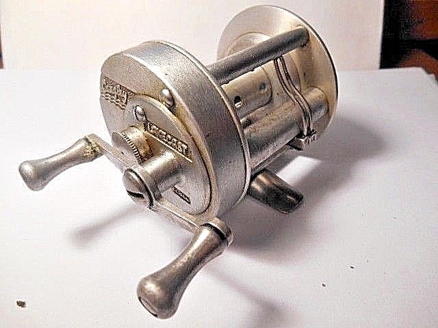 VINTAGE LANGLEY LAKECAST MODEL 350 FISHING REEL | eBay VINTAGE LANGLEY LAKECAST MODEL 350 FISHING REEL | eBay