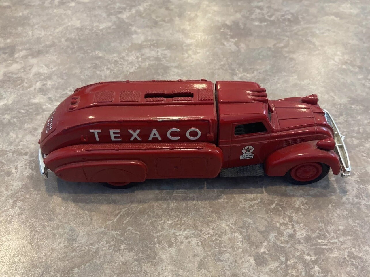 Vintage ERTL TEXACO Coin Bank Collectible Diecast Car 1939 DODGE AIRFLOW #10