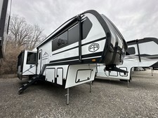 2025 East to West Blackthorn (2025) 3700BH-OK