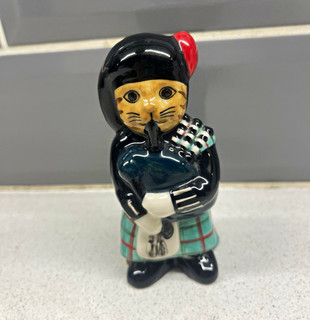 Vintage Quail Ceramics Cat Ornament Playing Bigpipes