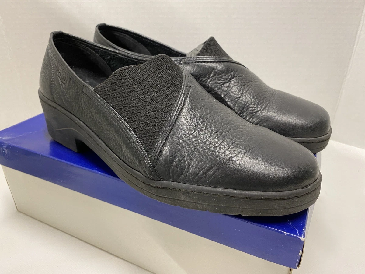 Azaleia Women s Size 9 Black Leather Slip On Shoes Junction Style