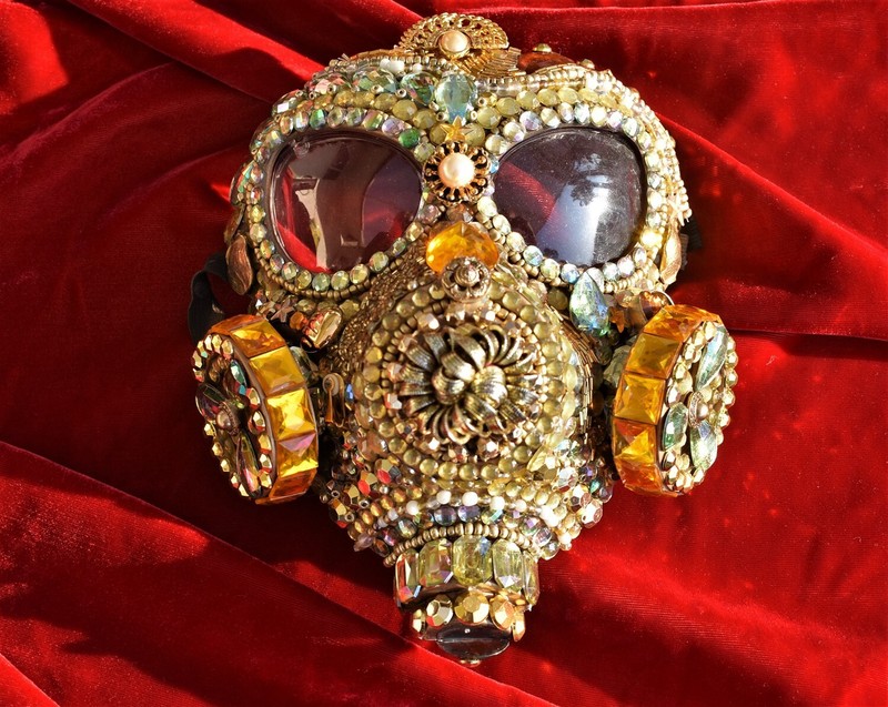  GOLDEN GASMASK COUTOURE handmade rhinestone crystal CHARLES MONIZ mask masque