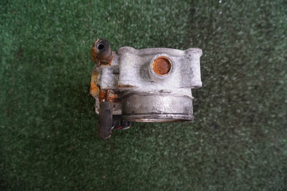 Suzuki Equator 2010 4L carrocería del acelerador fabricante de equipos originales 125 k millas 67-0012 Foto 2 de 3