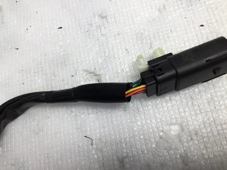 2008 2009 2010 Jeep Commander Grand Cherokee Power Lock Motor Actuator Assembly - Image 4 of 4