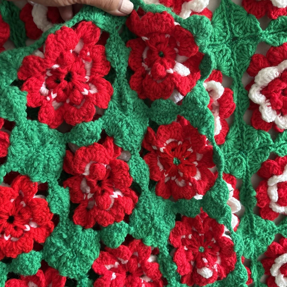 圣诞节阿富汗奶奶方形钩针红玫瑰毯 38 X 51 英寸手工制作 — 第 3/4 张图片
