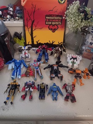 Transformers Lot Of Various Figures Damaged