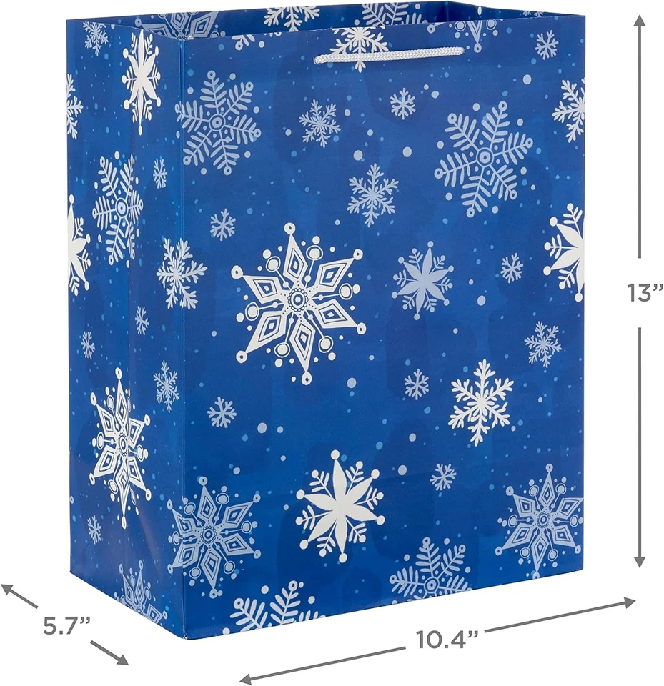 Bolsas de regalo de Navidad Hallmark 13" - Copos de nieve en azul, oso polar, Snowy Woodlan Foto 3 de 4