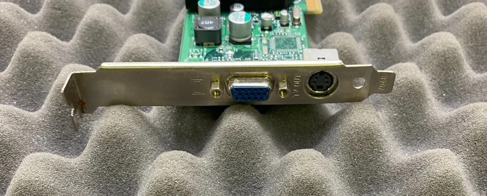 64MB Compaq 267526-001 nVidia GeForce MX420 VGA / TV-OUT AGP Graphics Video Card - Image 2 of 4