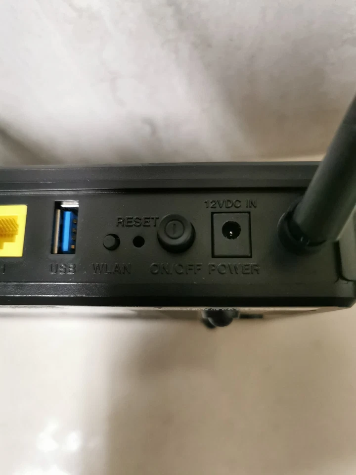 D-Link DSL-2750B 300 Mbps 4-Port Wireless N Router/No with charger/test work#M24 - Image 3 of 4