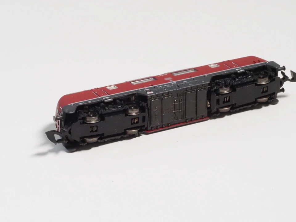 88206 Marklin  Z-scale  Class 220 Diesel Locomotive, corless motor & LED, no box - Image 3 of 3