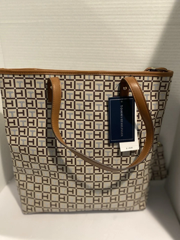 Tommy Hilfiger Bolso de Mano Monograma Beige y Tostado con Cremallera Desmontable Nuevo con Etiquetas Foto 2 de 4