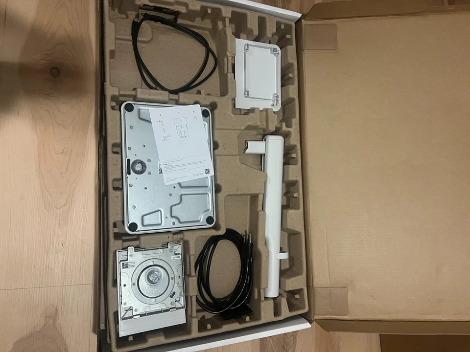 Dell 27 Plus 4K USB-C Monitor S2725QC 27-inch 4K (3840 x 2160) 120Hz, Ash White - Image 4 of 4