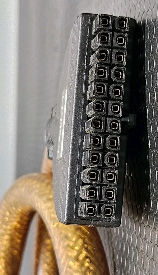 Ultra 20 To 24 Pin Computer Cable Atx? Gold Translucent Cable - Image 4 of 4