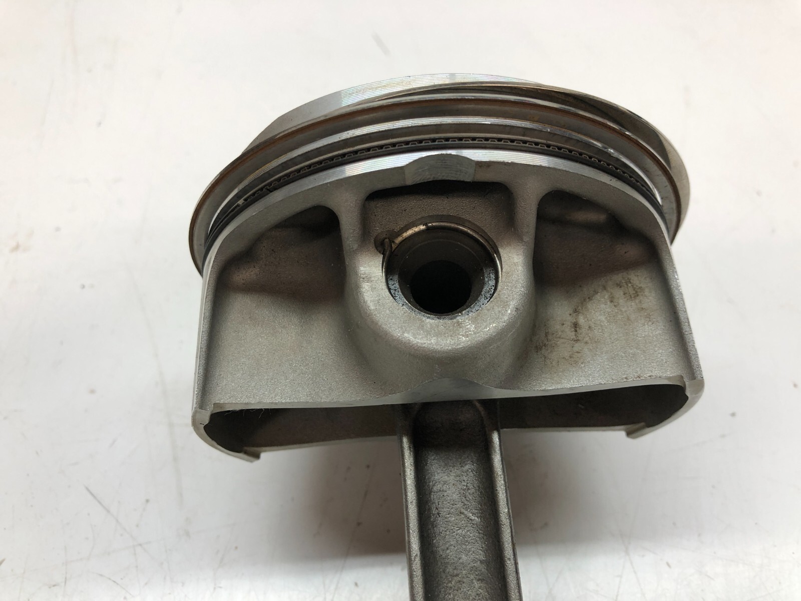 LAMBORGHINI AVENTADOR PISTON HEAD COMPLETE WITH CONNECTING ROD 07M107075J  