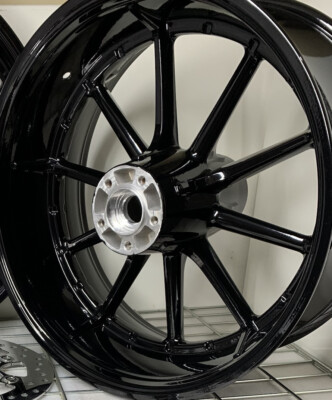 Harley Davidson OEM Softail Breakout Black Contrast Wheel 18x8