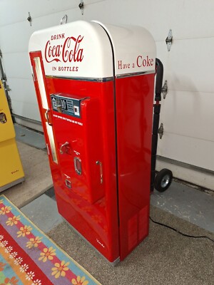 Beautiful Restored 1950s Coke Coca Cola Machine Vendo 81 44 39 72