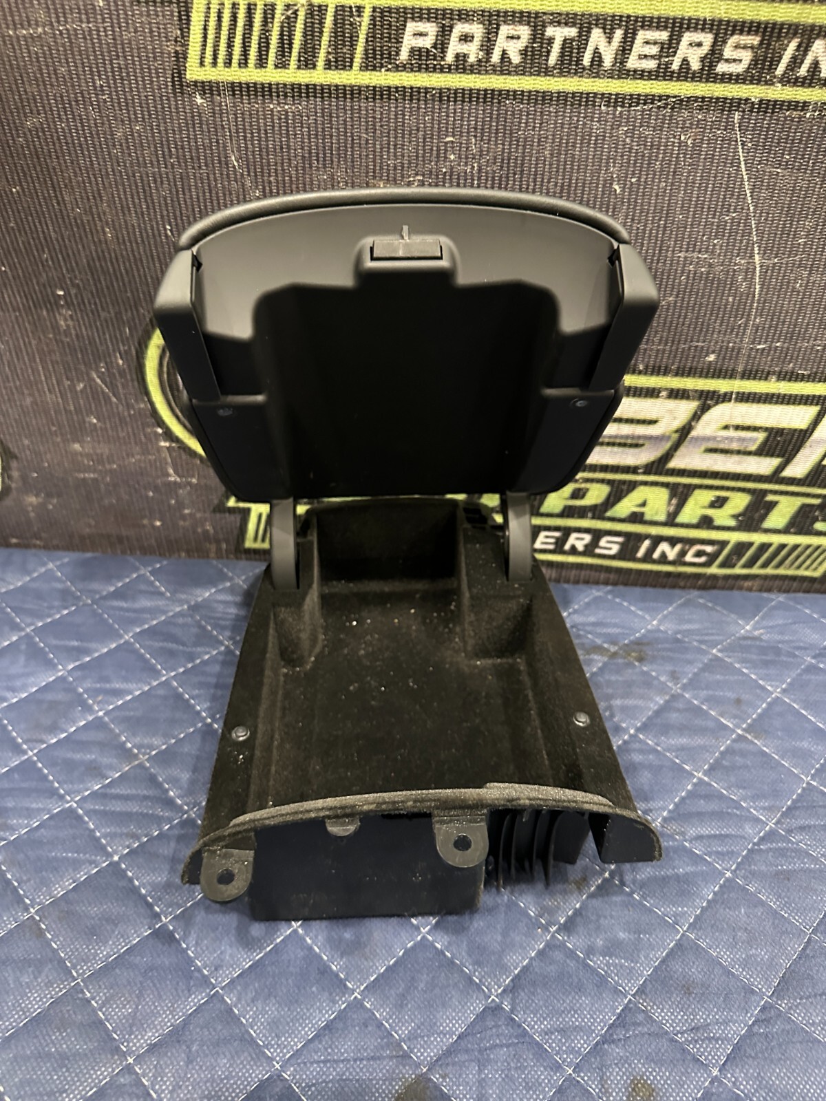 2014 AUDI R8 V10 CENTER CONSOLE LEATHER STORAGE COMPARTMENT OEM 420 863 075 B