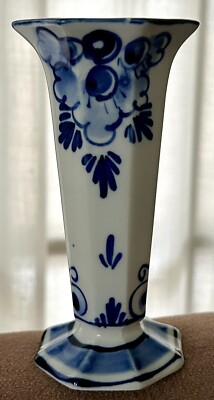 Delft Blue ELESVA Holland Is A Legend And 5” Fluted VASE Hand