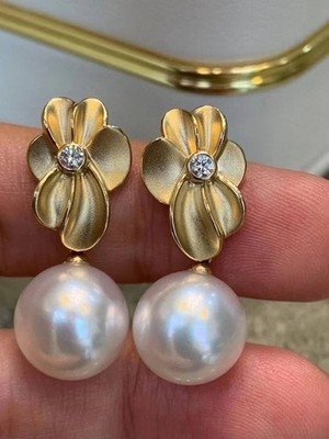 Featured Aurora 12-13mm Australian south sea pearl Diamond earring G18K