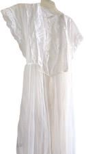 White lacy Bridal Peignoir Nightgown sheer robe SZ L VTG intimates NEW w/o tag