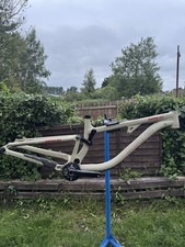 Saracen Ariel 80 pro mountain bike full suspension frame with crank