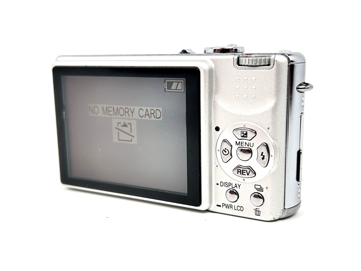 Panasonic DMC-FX700 ホワイト Panasonic DMC-FX700 Review