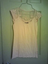 Ladies A.N.A. Brand Top, Size PM. Sleeveless, Has lace at the top of the sleeve