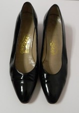 Vintage Classic Salvatore Ferragamo Pumps Size 6 B Black Patent Leather