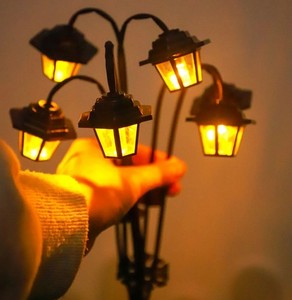 Solar LED Retro Street Lamp Shaped Decorative Light Suitable for Garden Courtyar