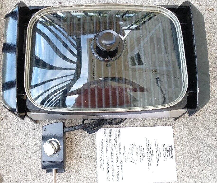 DeLonghi BG35 Indoor Electric Grill 140 Sq. Inch, Non Stick with Lid