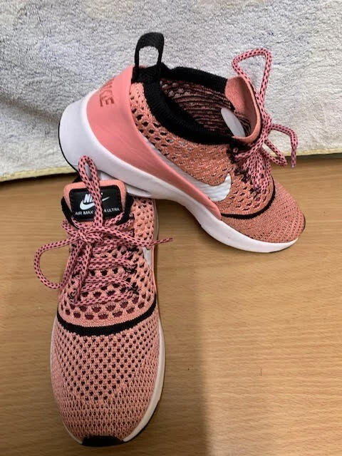 Nike thea hotsell size 4