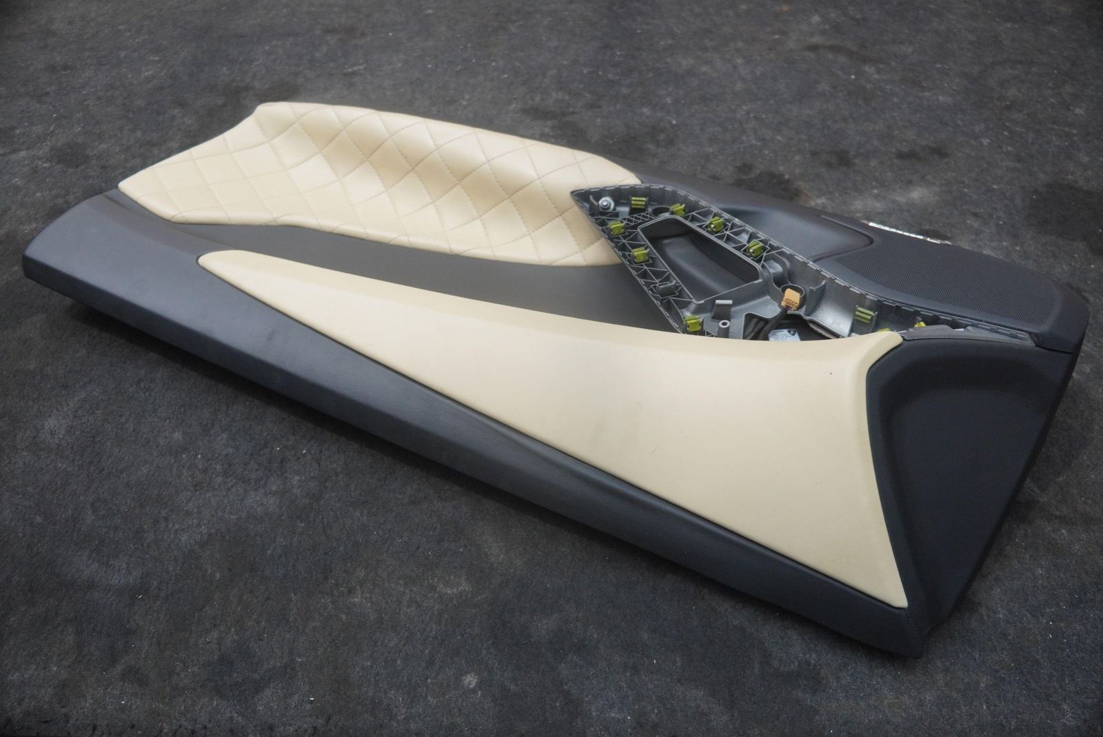 Right Interior Door Trim Panel 471867006B Lamborghini Aventador Roadster 2015