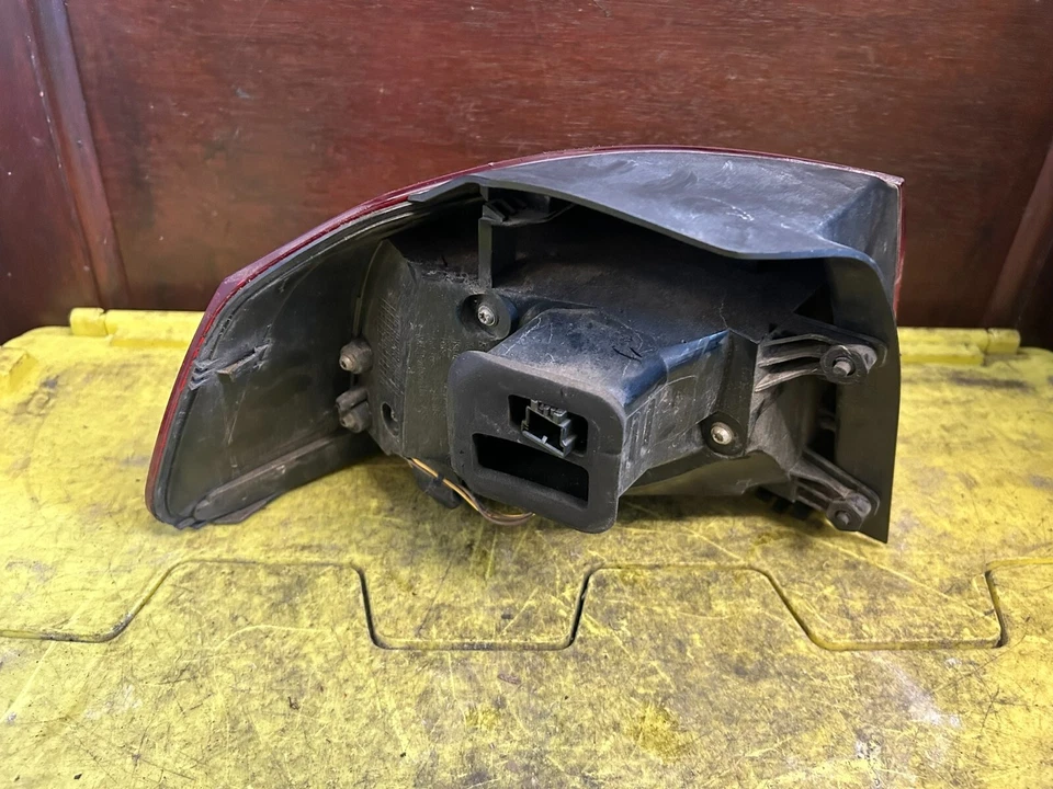 VOLKSWAGEN GOLF MK6 GTD GTI 2009-2012 LUZ TRASERA LED FUERA DEL LADO DEL CONDUCTOR Foto 2 de 3