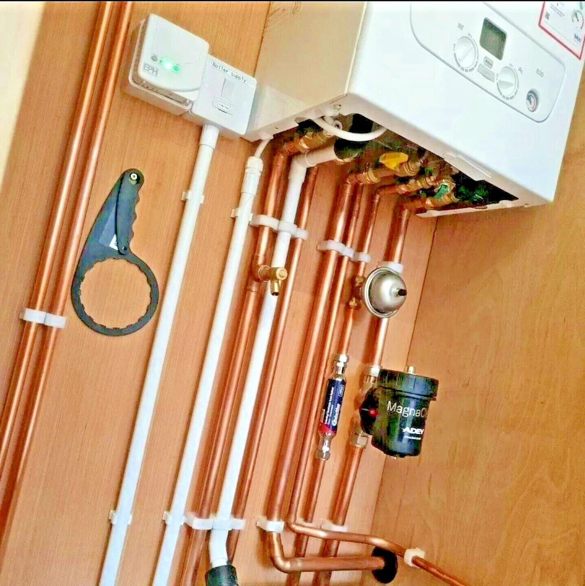 Supply and Fitted BAXI 830 COMBI BOILER 30kW FREE FILTER 10